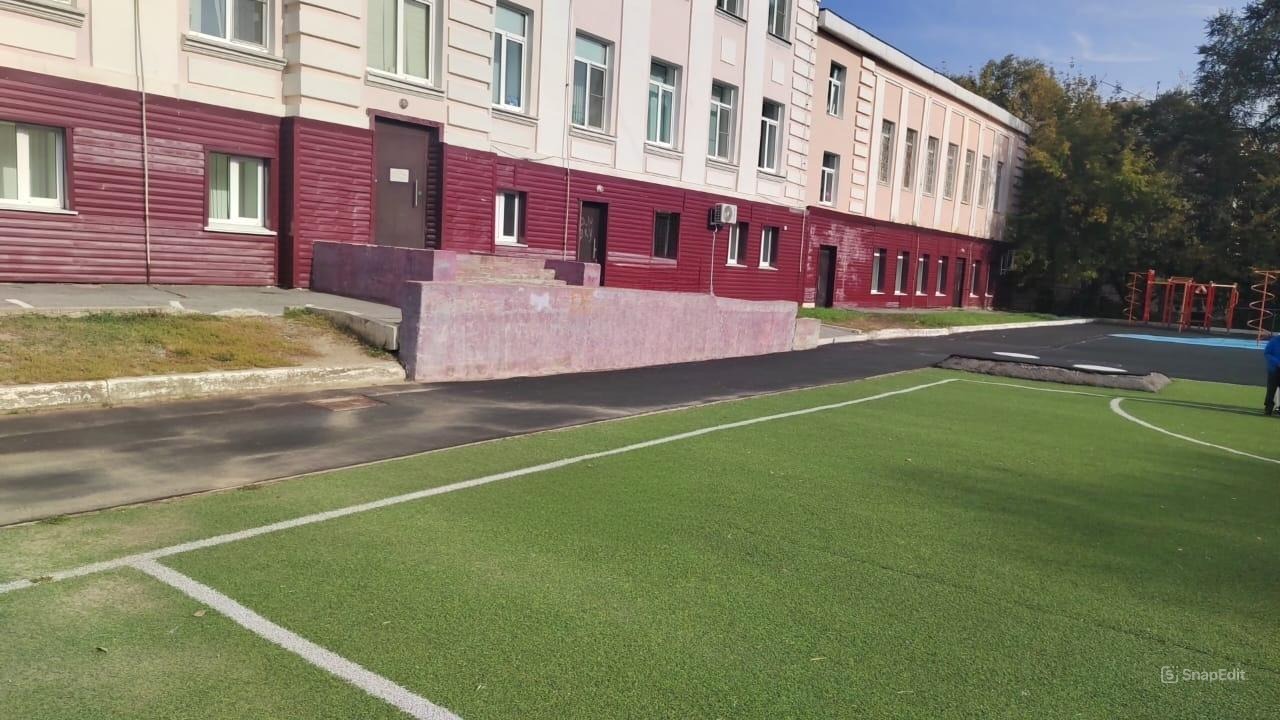 Спортивная площадка начальной школы (1-4 классы).